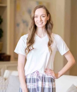 The Royal Standard - Highlands V-Neck Pocket T-Shirt - White Apparel & Accessories